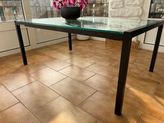 Mesa de centro cristal y metal gris