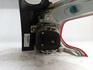 Piloto tras izq peugeot 9678074280 2008 535112