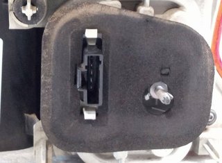 Piloto tras izq peugeot 9678074280 2008 535112