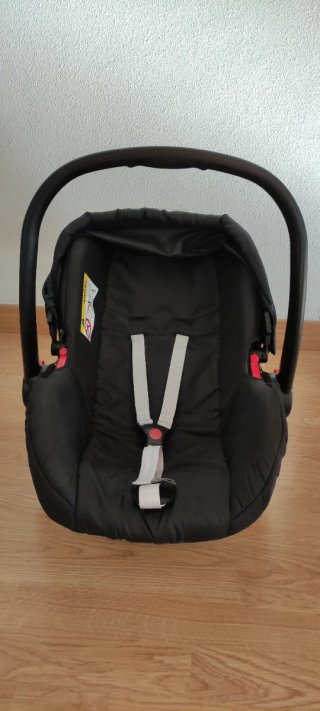 Silla de coche bebé Grupo 0+. Precio negociable