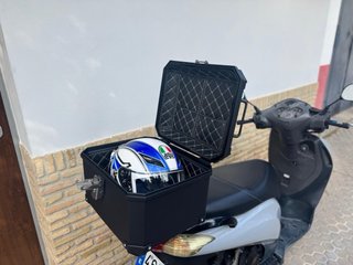 Moto Scooter 125cc Automática Gris/Negra