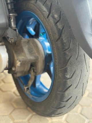 Moto Scooter 125cc Automática Gris/Negra