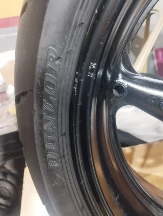 Llanta Trasera con neumático Honda CBR 954