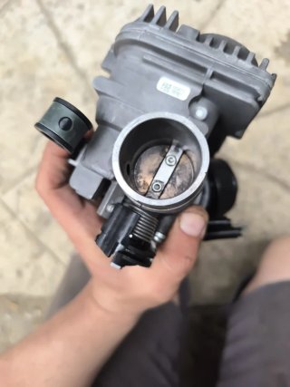 Corpo farfallato Aprilia Scarabeo 200