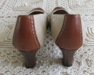 Zapatos Ballco beige y marrón. Talla: 37