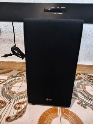 Barra de Sonido LG con Subwoofer Negro