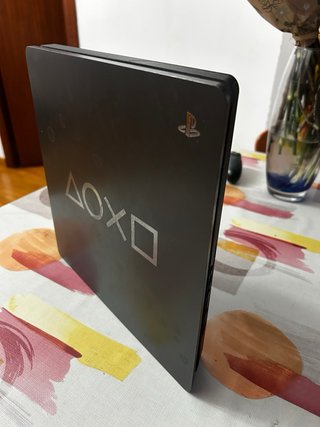 PS4 Slim Nero + 1 Controller e Cavi