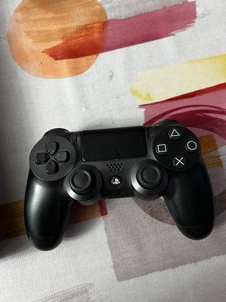 PS4 Slim Nero + 1 Controller e Cavi