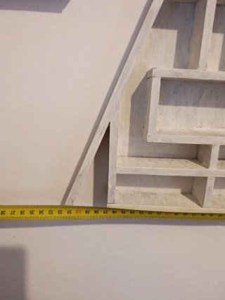 Estantería de madera estilo casita