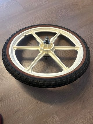 Llanta trasera BH 20” Plástico