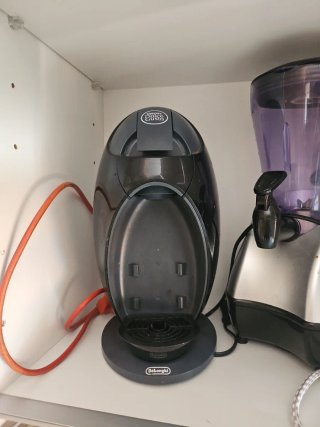 Cafetera Dolce Gusto DeLonghi Negra