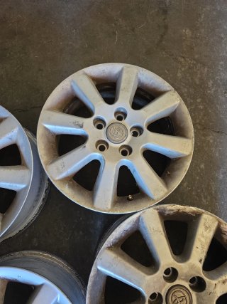 Llantas Toyota Corolla Verso 2008 16