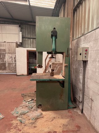 Sierra de cinta industrial