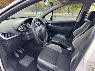 Peugeot 207 1.4 GASOLINA 5 PUERTAS