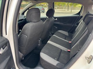 Peugeot 207 1.4 GASOLINA 5 PUERTAS