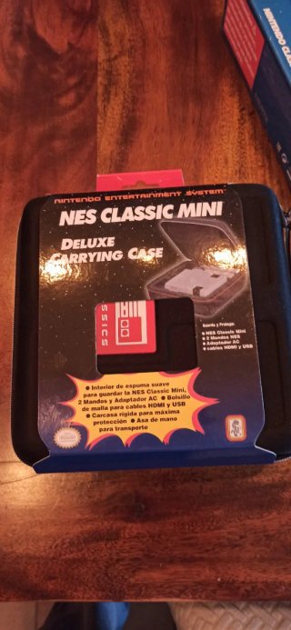 Nintendo NES Classic Mini + Borsa + controller + caricatore