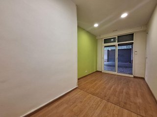 Local comercial en alquiler en Centre - Eixample – Can Llobet – Can Serra en Barbera del Vallès