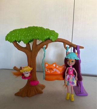 Lote Echantimals Casa y Muñeca