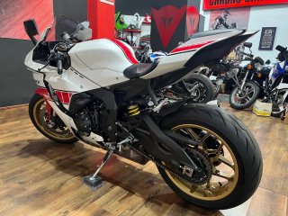 Yamaha R1 60 Aniversario