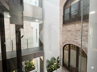 Oficina en alquiler en El Raval en Barcelona