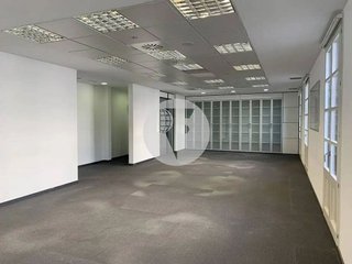 Oficina en alquiler en El Raval en Barcelona
