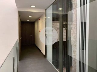 Oficina en alquiler en El Raval en Barcelona