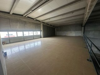 Nave industrial en alquiler en Lucena