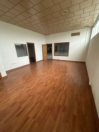 Nave industrial en alquiler en Lucena