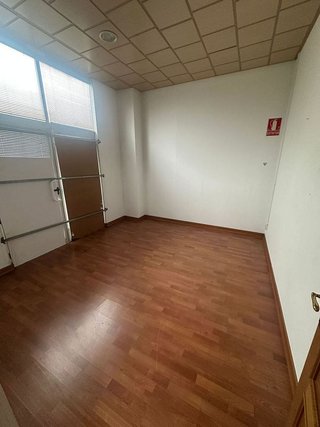 Nave industrial en alquiler en Lucena