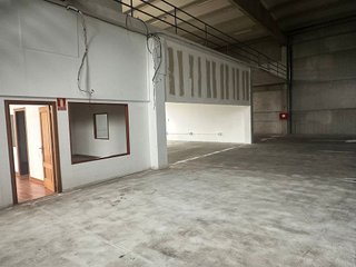 Nave industrial en alquiler en Lucena