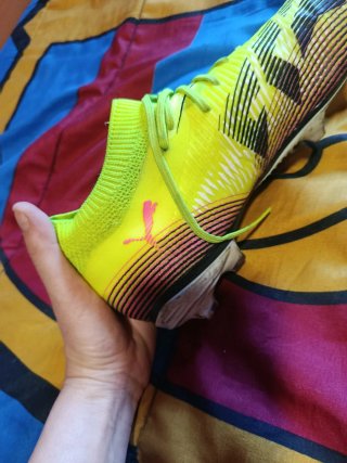 Botas de fútbol Puma neón Nr 41