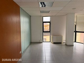 Oficina en alquiler en Barri del Centre en Terrassa