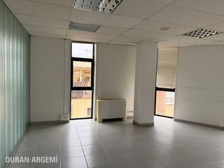 Oficina en alquiler en Barri del Centre en Terrassa