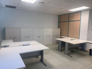Oficina en venta en Colores - Entreparques en Sevilla