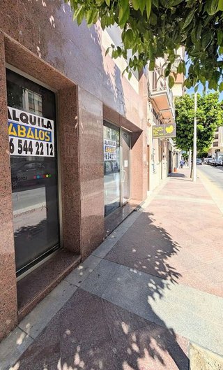 Local comercial en alquiler en Centro en Elche