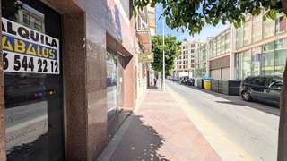 Local comercial en alquiler en Centro en Elche