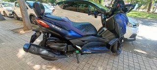Yamaha XMAX 400 scooter  como nueva muy bien cuida
