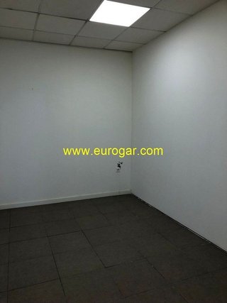 Local comercial en alquiler en Centro en Chiva