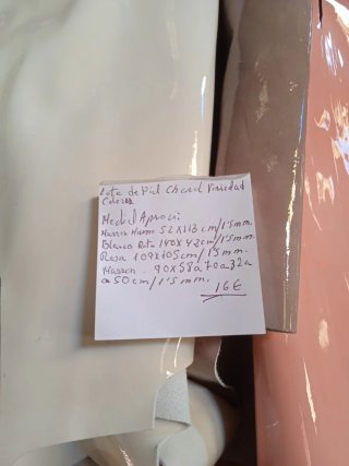 Lote 4 piezas charol varios colores 16€.