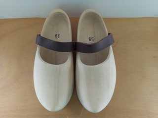 Zuecos de madera talla 39
