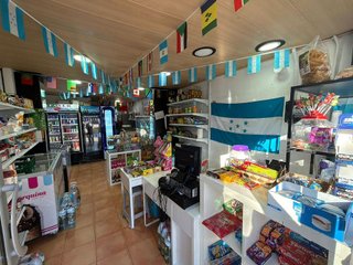 Local comercial en venta en Les Planes en Hospitalet de Llobregat, L´