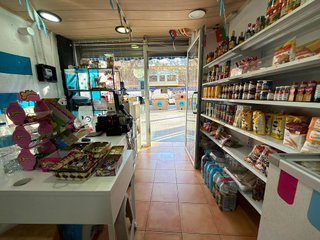 Local comercial en venta en Les Planes en Hospitalet de Llobregat, L´