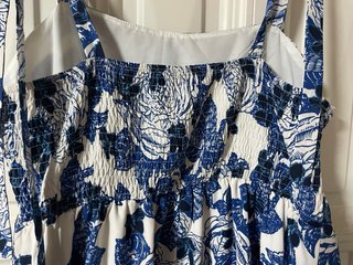 Vestido largo estampado azul y blanco