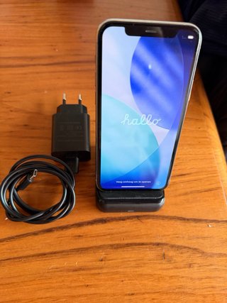iPhone 11 Pro 64GB Plata con cargador imantado!