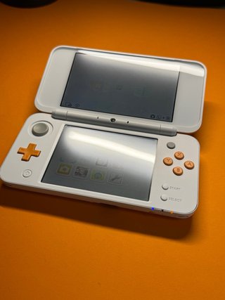 Nintendo New 2DS XL Naranja y Blanco