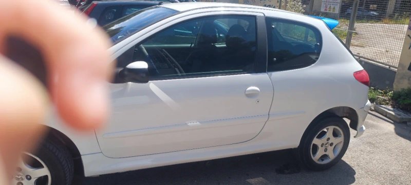 Peugeot 206 2003 - foto 1