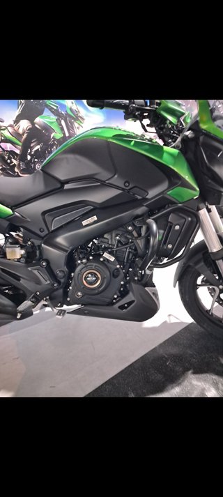 Bajaj Dominar 400 Verde 2025