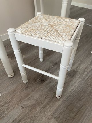 Mesa de cocina blanca