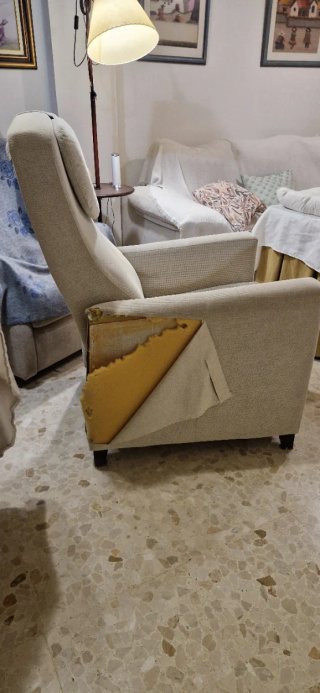 Sillón reclinable de tela beige