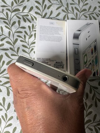 iPhone 4S 8GB  impeccabile